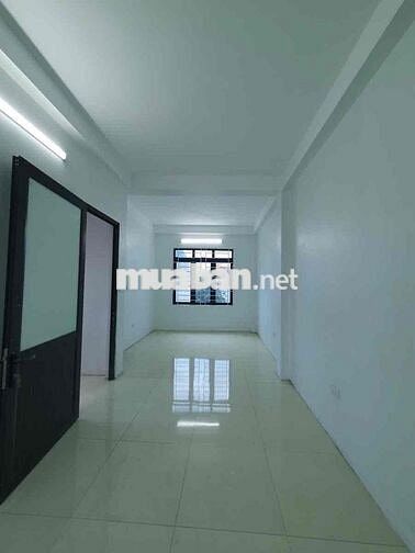 Hơn 3 tỷ có nhà mới Vạn Phúc-Oto vào nhà-Sổ 34m * 4tầng; MT5m