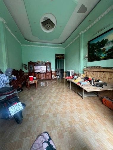 cần tiền nên bán căn nhà ở Tân Hiệp, Hóc Môn, 92m2 giá chỉ 920triệu, s