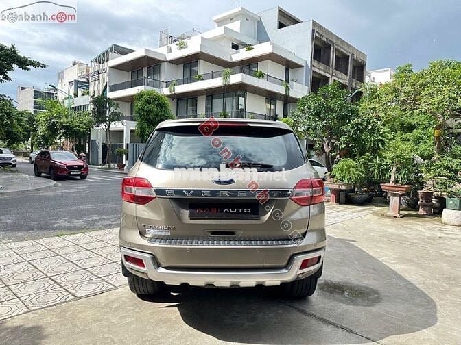 Ford Everest Titanium 2.2L 4x2 AT 2016