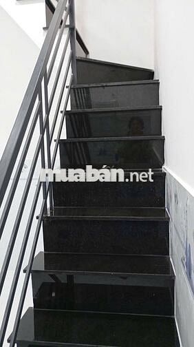 CẦN BÁN GẤP NHÀ 1 TRÊT, 1 LỬNG, 2 PN, WC, HẺM XE HƠI.