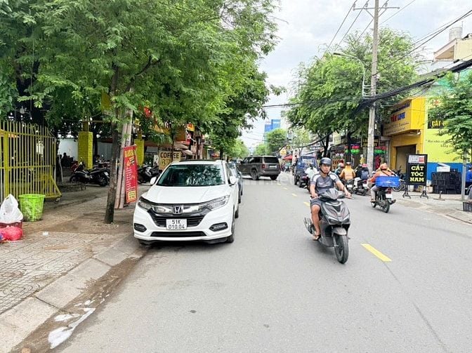 ⭐️Cho thuê nhà Mặt tiền DT:11x45m số 305 Nguyễn Văn Khối, P8, Q.