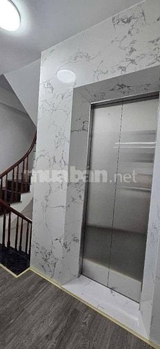 Mặt phố Bùi Thị Xuân, 7 tầng, thang máy, vị trí đắc địa, kinh doanh