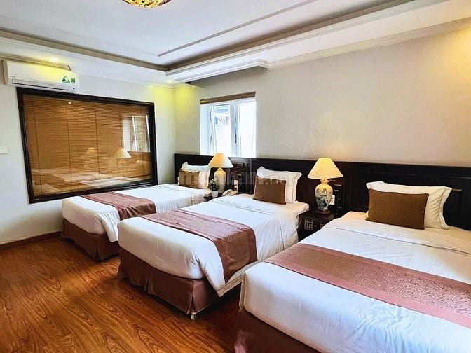 Mặt phố Bùi Thị Xuân, 7 tầng, thang máy, vị trí đắc địa, kinh doanh