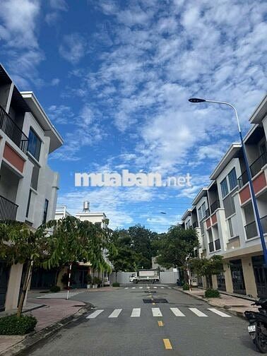 Nhà phố giá ngộp 3ty340 ngay trung tâm Bình Chiểu,Thuận An, Bình Dương
