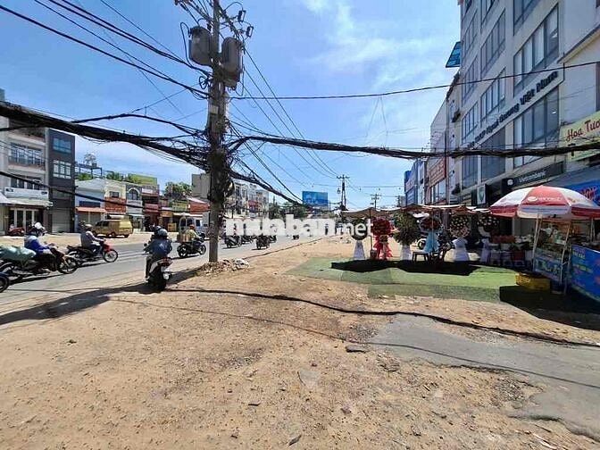 🏡Bán nhà MT Nguyễn Bá Tòng - 61m2 - 4 Tầng , có kết cấu - MT đường 8m