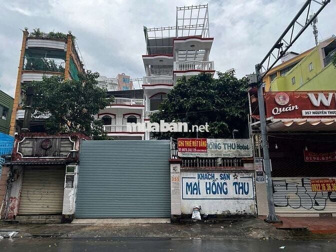 Mặt bằng  rộng 13m Nguyễn Thượng Hiền gần vòng xoay.