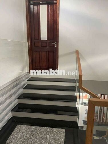 🔥 NHÀ 2 TẦNG MÊ LỆCH  SÁT ĐH BÁCH KHOA CHỈ 3,33 TỶ . VỊ TRÍ SIÊU HOT