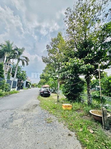 Bán lô đất trục chính hẻm 114 đường Ngô Chí Quốc, P. Tam Bình