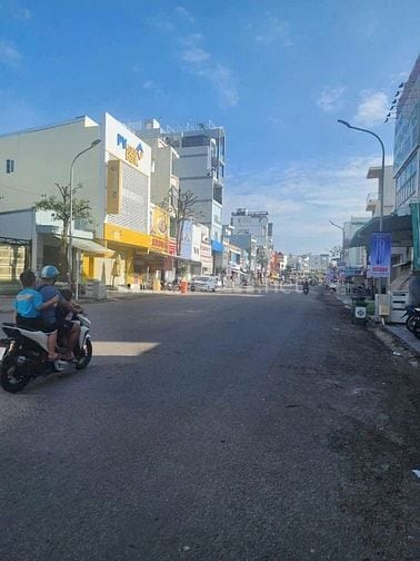 CHÍNH CHỦ CẦN BÁN GẤP NHÀ MẶT TIỀN ĐƯỜNG LÝ THÁI TỔ 