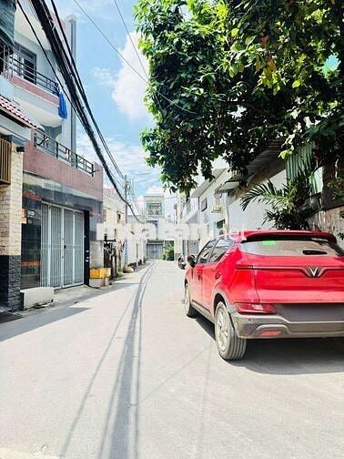 NHÀ 4 TẦNG BTCT VÀO Ở NGAY, 68M2, 3PN, 3WC, HXH, GẦN CVPM QUANG TRUNG