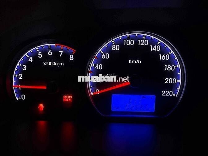 Hyundai Avante 2013 1.6 MT - 70000 km