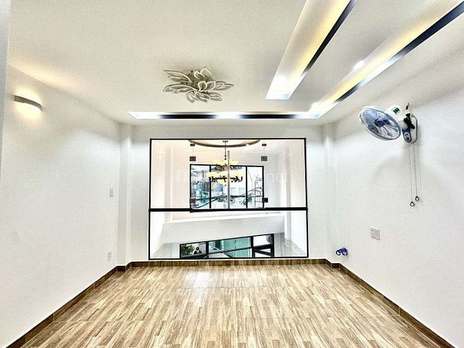 Vị trí đắc địa sầm uất nhất BT đường Bạch Đằng 70m2 đường 6m, SHR 4tỷ6