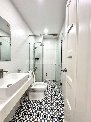 Vị trí đắc địa sầm uất nhất BT đường Bạch Đằng 70m2 đường 6m, SHR 4tỷ6