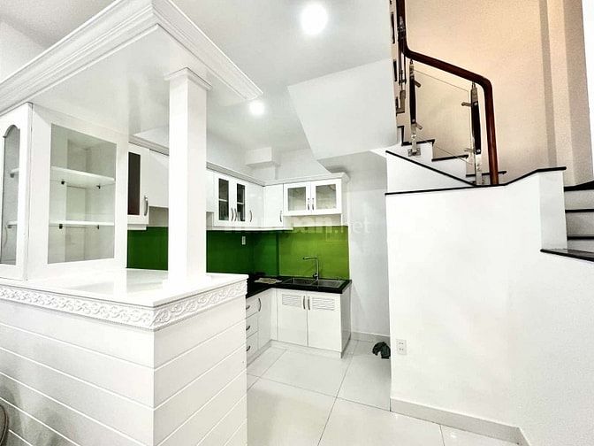 Vị trí đắc địa sầm uất nhất BT đường Bạch Đằng 70m2 đường 6m, SHR 4tỷ6