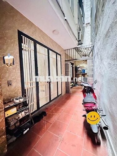 TRUNG TÂM CẦU GIẤY - NHÀ ĐẸP Ở NGAY 5 TẦNG ĐẦY ĐỦ CÔNG NĂNG NHỈNH 7 TỶ