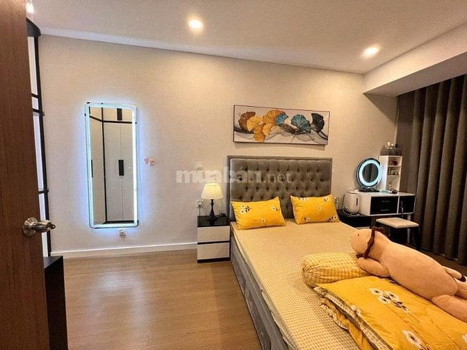  Satra, Phan Đăng Lưu, P7, PN: 145m2, 3PN, 2WC, Nội thất, 22tr/th, Mới