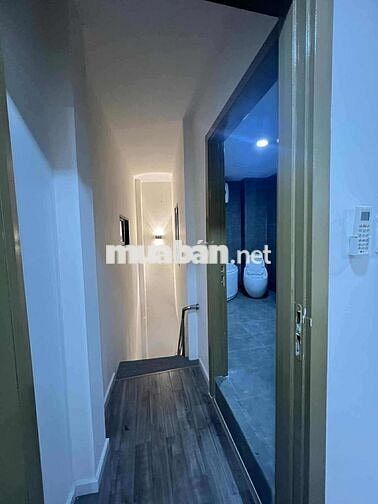 Pass Phòng lầu 2 trong nhà nguyên căn 2 PN