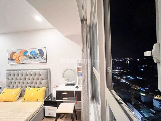  Satra, Phan Đăng Lưu, P7, PN: 145m2, 3PN, 2WC, Nội thất, 22tr/th, Mới
