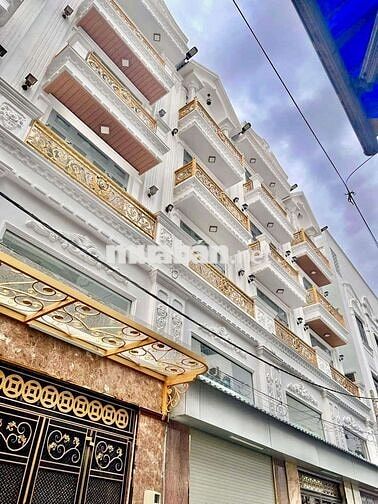 Nhà mới 100% ( 4 x 17 có 3 lầu 5pn 5wc sân thượng)