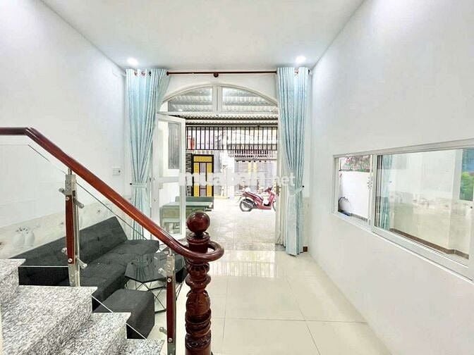 Bán nhà sân ôtô tải đường xe tải thuộc TP HCM
