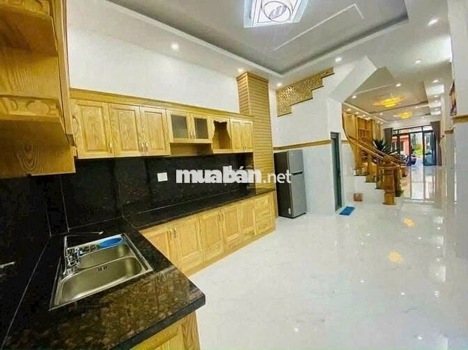 Nhà mặt tiền Nguyễn An Ninh, Vũng Tàu, kinh doanh tốt, 3 tầng.