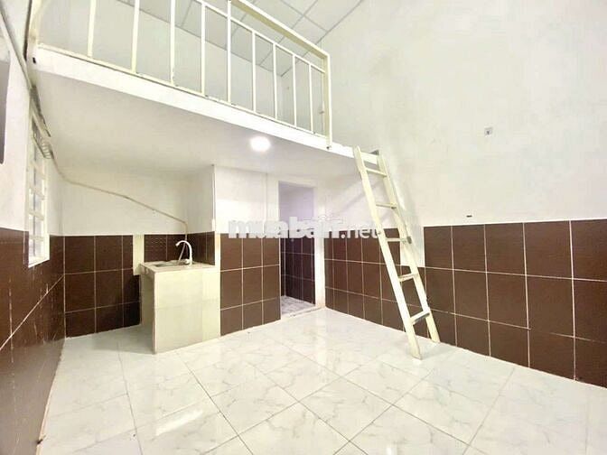 Phòng Gác máy lạnh tủ lạnh diện tích thoải mái