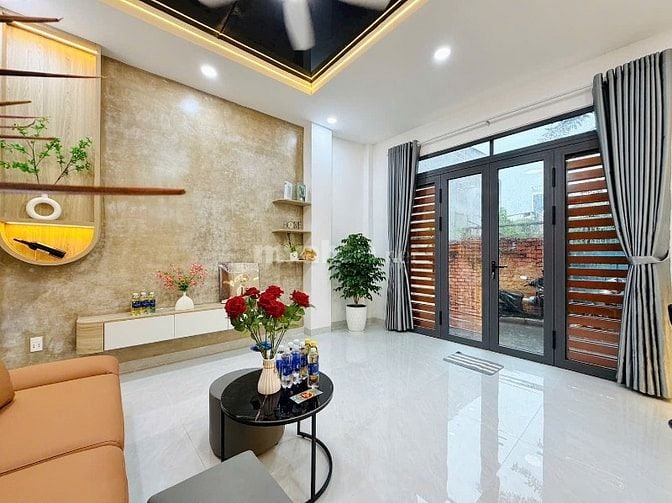 Nhà 3 Lầu DT:10x5,5m tuyệt đẹp Cao cấp hẻm xe hơi 5m Bùi Quang Là, P12