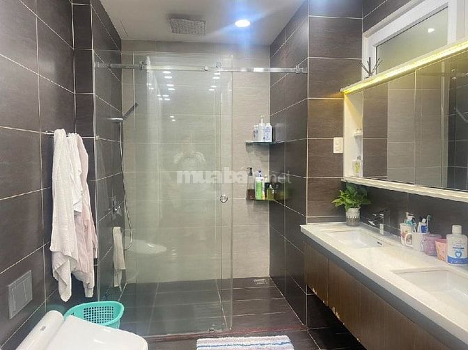 NHÀ MẶT TIỀN ĐƯỜNG HOA - PHAN XÍCH LONG - TỪ 18 TỶ ĐẾN 71 TỶ.