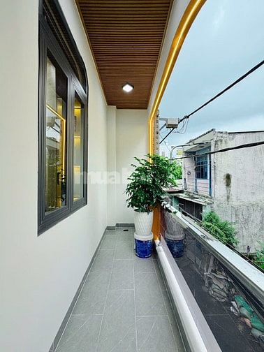Nhà 3 Lầu DT:10x5,5m tuyệt đẹp Cao cấp hẻm xe hơi 5m Bùi Quang Là, P12