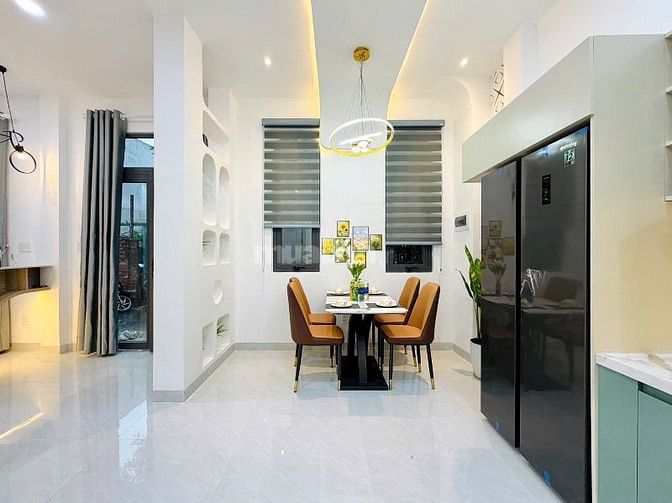 Nhà 3 Lầu DT:10x5,5m tuyệt đẹp Cao cấp hẻm xe hơi 5m Bùi Quang Là, P12