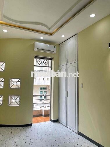 căn hộ duplex ban công mới full nội thất