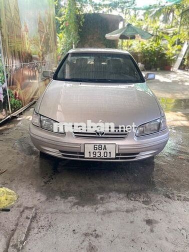 Toyota Camry 1999 - 99999 km