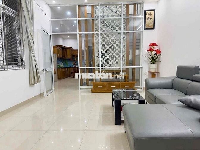 Cho thuê nhà nguyên căn 1 trệt 1 lầu ngay cổng 2 sân bay