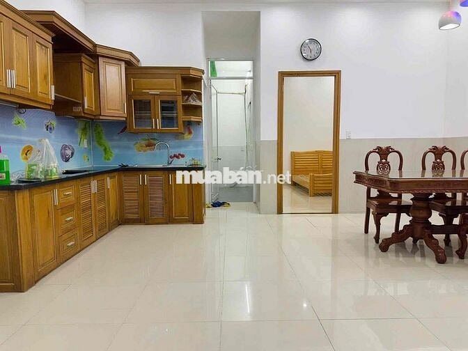 Cho thuê nhà nguyên căn 1 trệt 1 lầu ngay cổng 2 sân bay