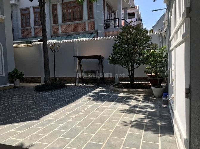 CHO THUÊ NHÀ 12 x 25m MẶT TIỀN ĐƯỜNG ĐẶNG TIẾN ĐÔNG ( 50tr/tháng )