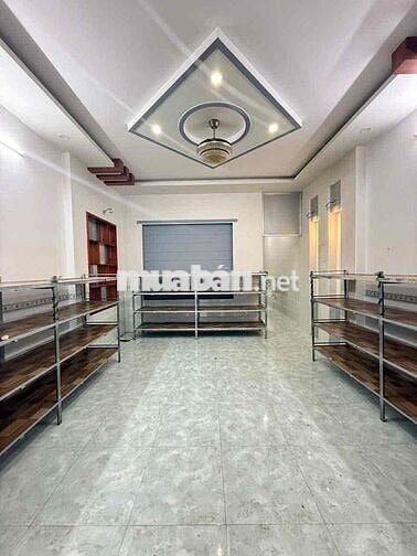 CHO THUÊ NHÀ ĐỐI DIỆN TRƯỜNG HỌC THUẬN TIỆN KINH DOANH