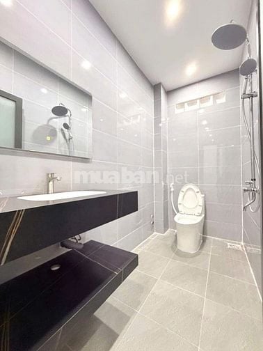 NHÀ BÌNH THẠNH CHỈ 4 TỶ 350 NGAY TRẦN BÌNH TRỌNG ĐANG CHO THUÊ 18TR