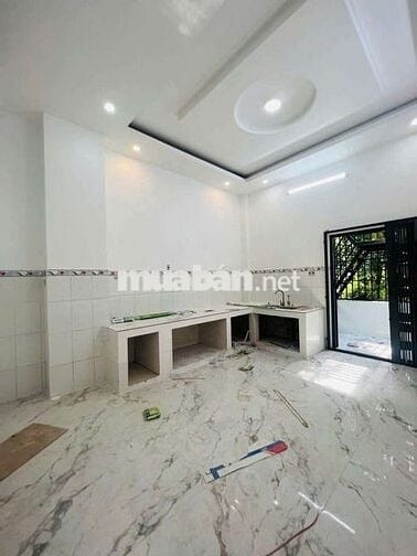 Cho thuê trệt 2 lầu kdc diệu hiền 15tr. 10pn. 10wc.10 mlm