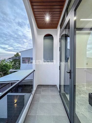 NHÀ BÌNH THẠNH CHỈ 4 TỶ 350 NGAY TRẦN BÌNH TRỌNG ĐANG CHO THUÊ 18TR