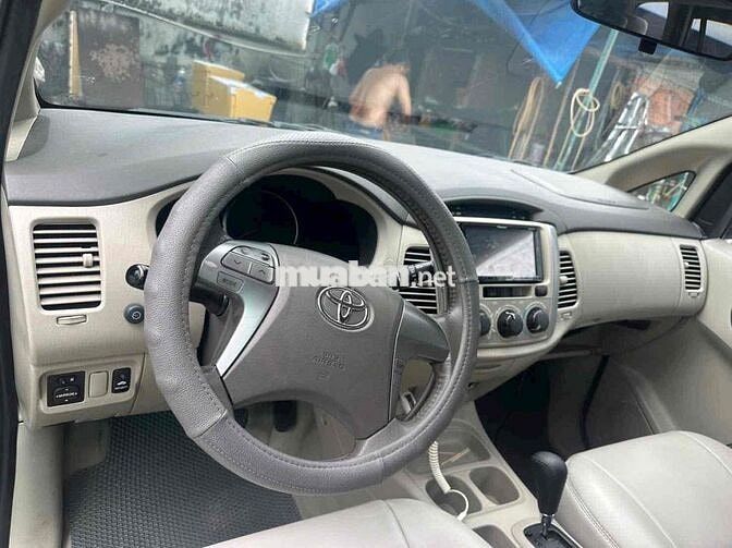 Toyota Innova 2011 V - 90000 km