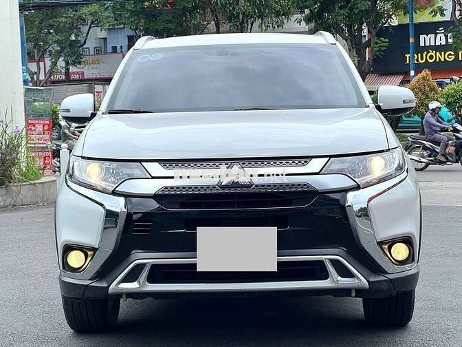 Outlander 2.0L CVT 2021 Xe Gia Đình - Giảm Mạnh