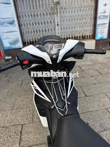 Winner V1 trắng đen 2019 cuối đời zin lướt 9c