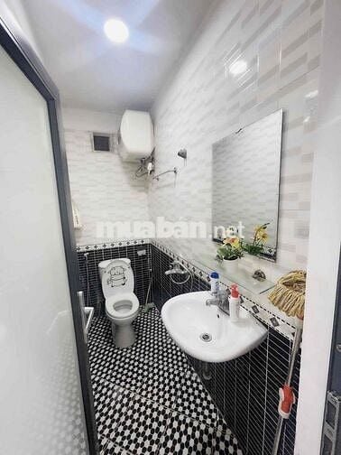 Bán CCMN Mặt Phố Có Phôi Sổ Hồng Lâu Dài - Thoáng Đẹp