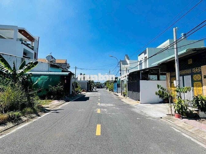 CẦN TÌM CHỦ CHO LÔ ĐẤT 200M2 FULL THỔ GIÁ 780Tr Ở PHẠM.V.CHÈO CỦ CHI
