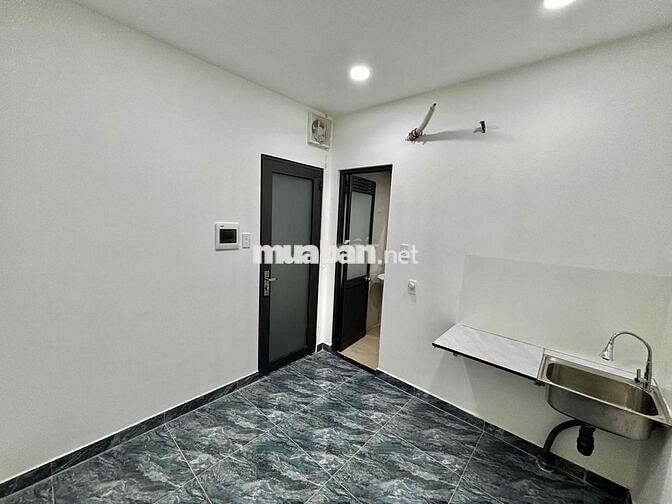 Phòng mới xây sạch đẹp gần cầu Nguyễn Văn Cừ thuận tiện cho đi lại