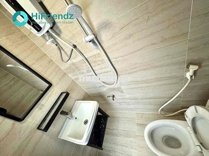 CHO THUÊ PHÒNG TRỆT SẴN NỘI THẤT GẦN ĐẦM SEN NGAY LẠC LONG QUÂN
