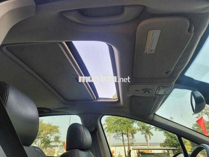 Peugeot 408 2014 Premium - 123 km