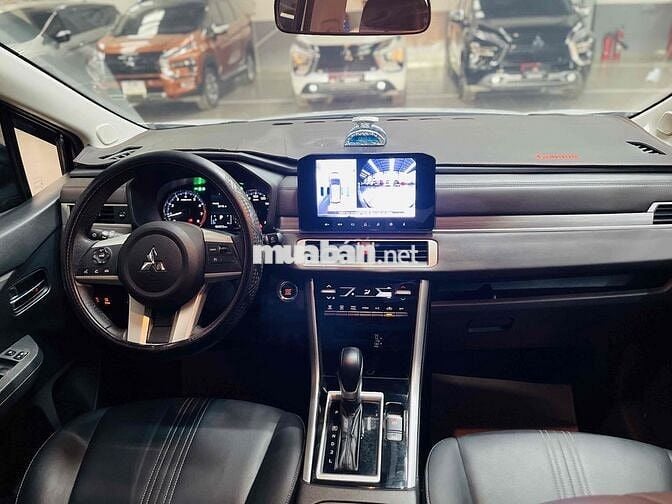 Mitsubishi Xpander 2024 Premium trắng - 24000 km