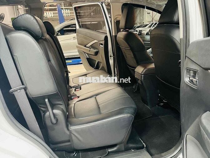 Mitsubishi Xpander 2024 Premium trắng - 24000 km