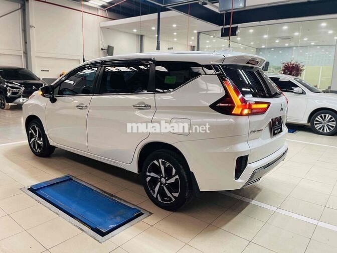 Mitsubishi Xpander 2024 Premium trắng - 24000 km